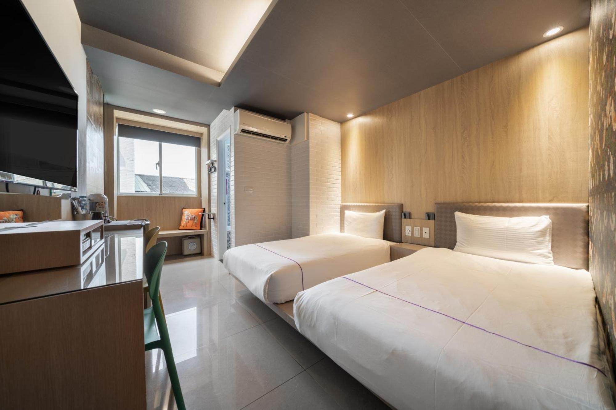 S&E Hotel Tainan Exterior foto